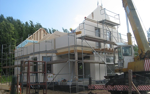 Błyskawicznie wykonany dom z prefabrykatów betonowych