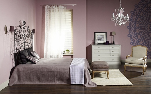 Jak dobrać kolor ścian do romantycznej sypialni?